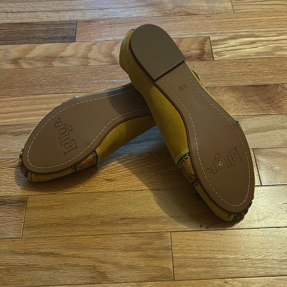 Latigo Embroidered begonia flats. Color is saffron (mustard), size 9. Brand new - Picture 4 of 5